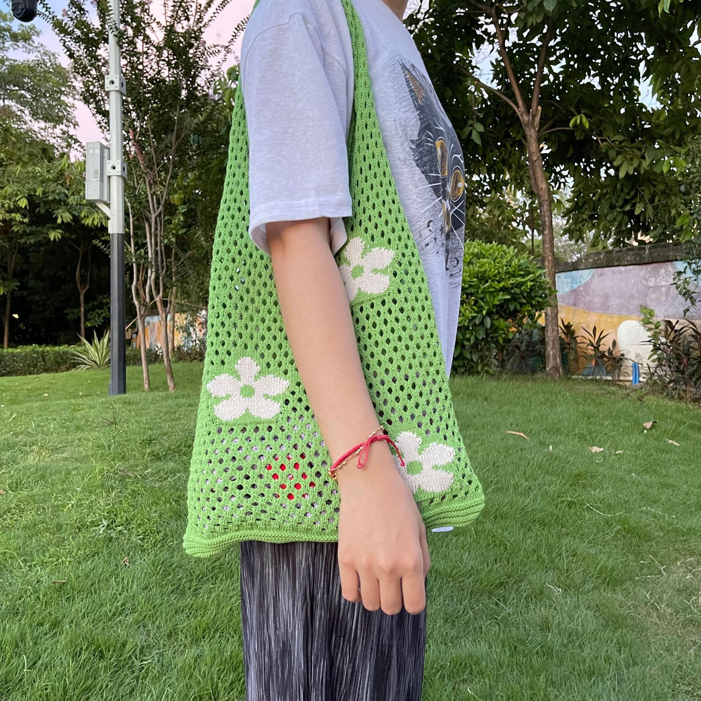 Knitted Flower Tote